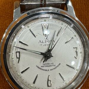 ALPHA 17 Jewel Silver Watch with Metal Band